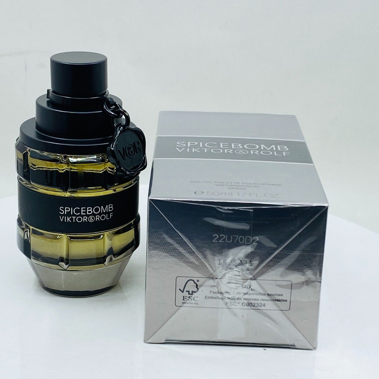 Spicebomb Viktor & Rolf Eau de Toilette Spray - 50ml/1.7oz - NIB