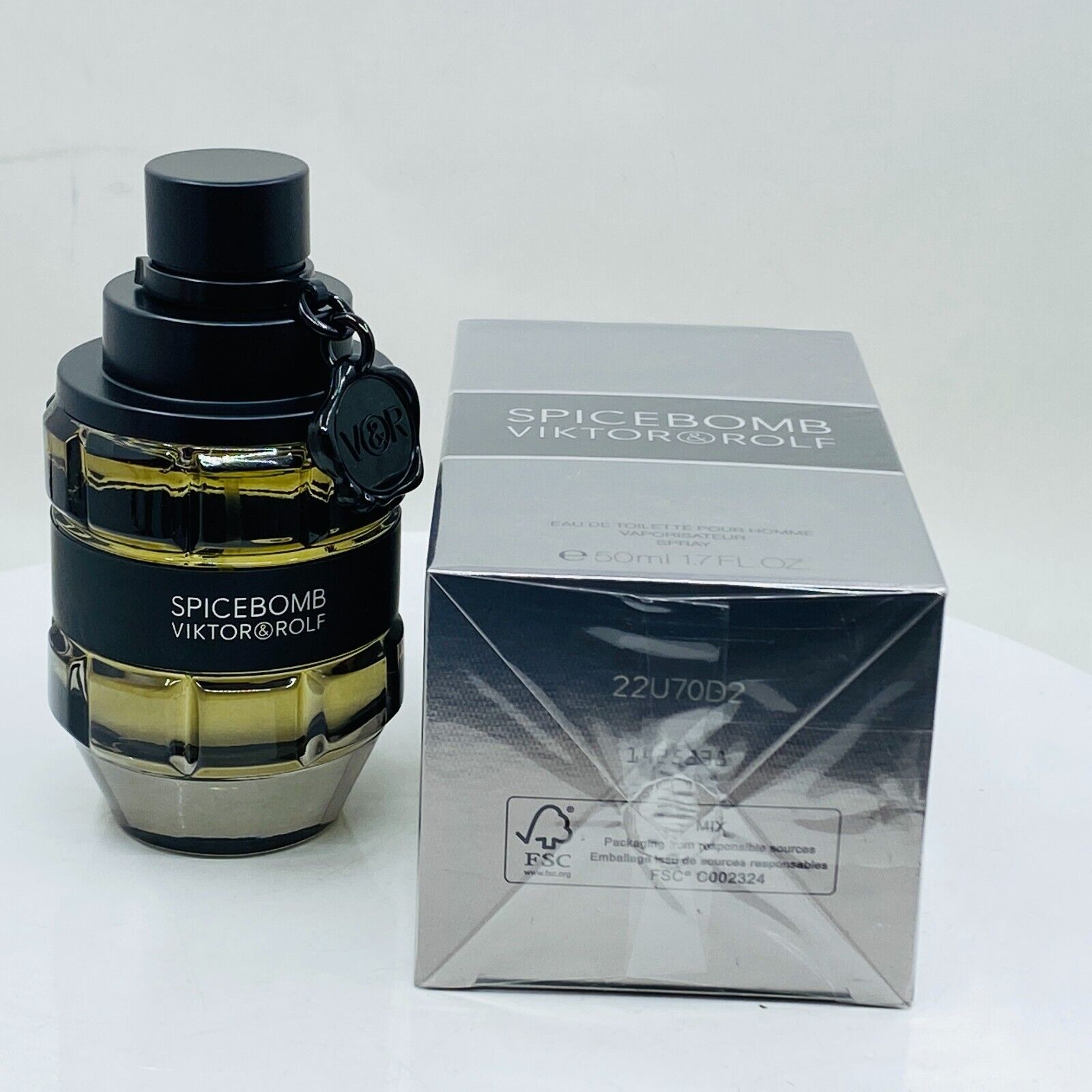 Spicebomb Viktor & Rolf Eau de Toilette Spray - 50ml/1.7oz - NIB