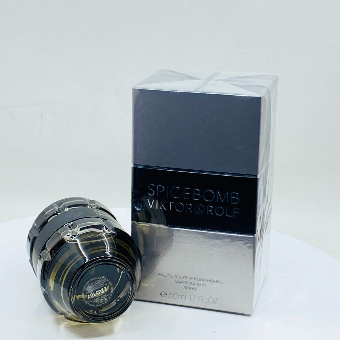 Spicebomb Viktor & Rolf Eau de Toilette Spray - 50ml/1.7oz - NIB
